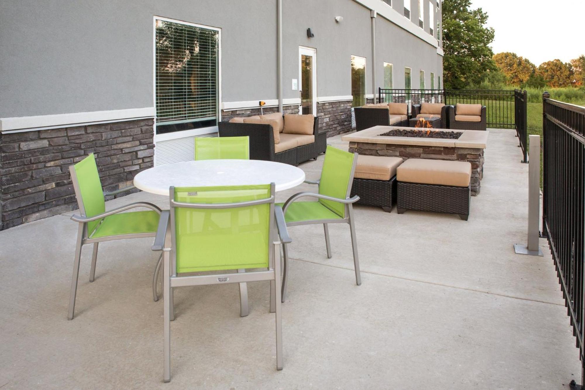 Holiday Inn & Suites Decatur-Forsyth By Ihg Bagian luar foto